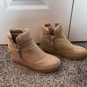 Steve Madden Tan Suede Wedge Sneaker Boot, Size 8